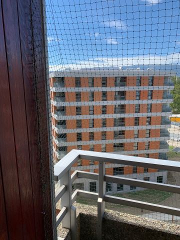 Balcon avec toile solaire