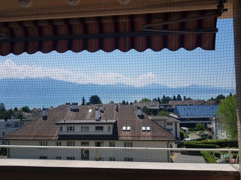 Balcon avec toile solaire