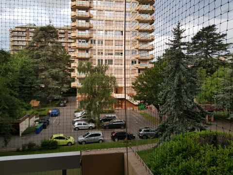 Balcon avec toile solaire