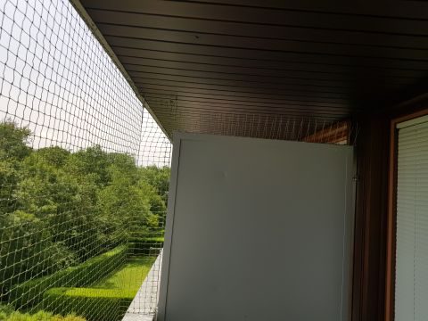 Balcon avec toile solaire