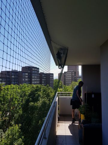 Balcon avec toile solaire