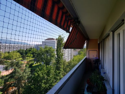 Balcon avec toile solaire