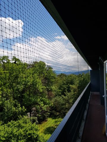 Balcon avec toile solaire