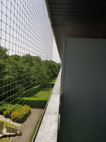 Balcon avec toile solaire