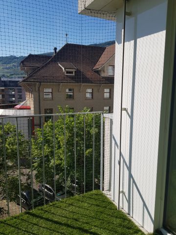 Balcon avec toile solaire