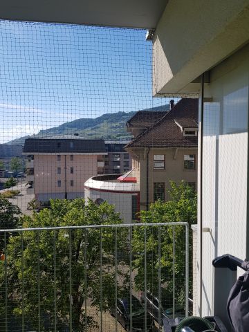 Balcon avec toile solaire