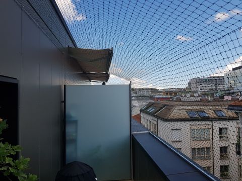 Balcon avec toile solaire