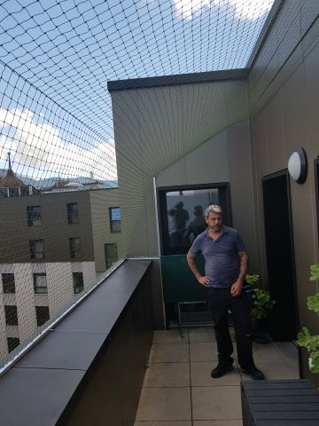 Balcon avec toile solaire