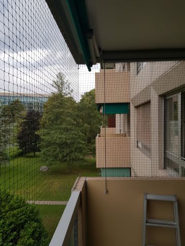 Balcon avec toile solaire