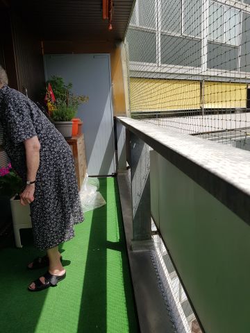 Balcon avec toile solaire