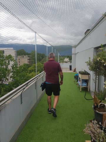Balcon avec toile solaire
