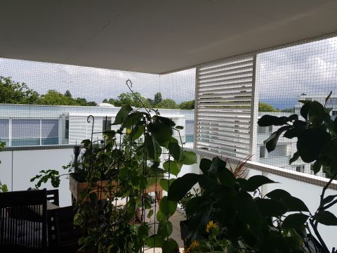 Balcon avec toile solaire