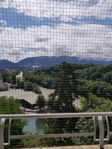 Balcon avec toile solaire