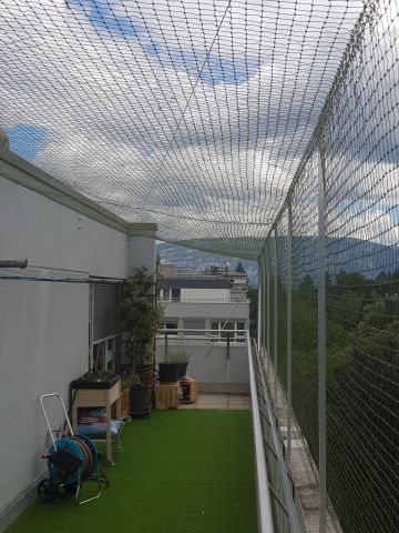 Balcon avec toile solaire