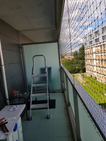 Balcon avec toile solaire