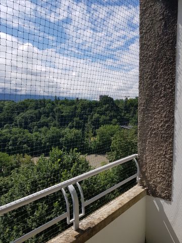 Balcon avec toile solaire