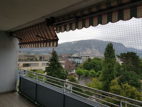 Balcon avec toile solaire