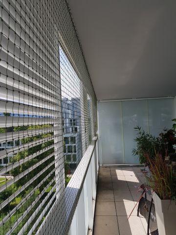 Balcon avec toile solaire