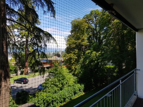 Balcon avec toile solaire
