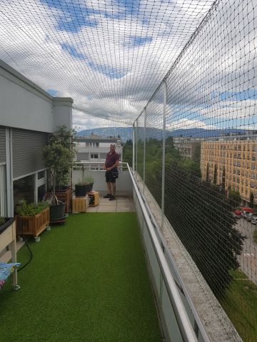 Balcon avec toile solaire
