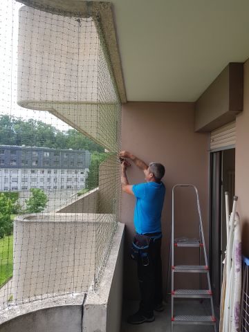 Balcon avec toile solaire