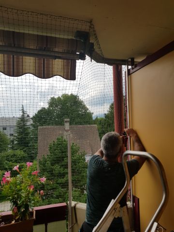 Balcon avec toile solaire