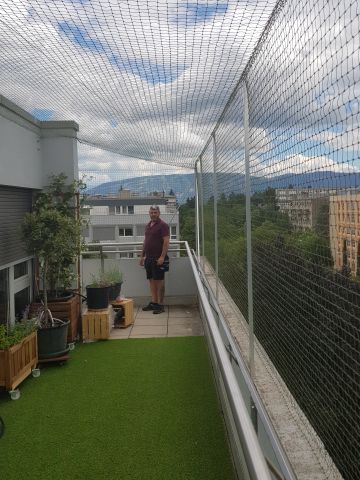 Balcon avec toile solaire
