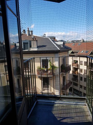 Balcon avec toile solaire