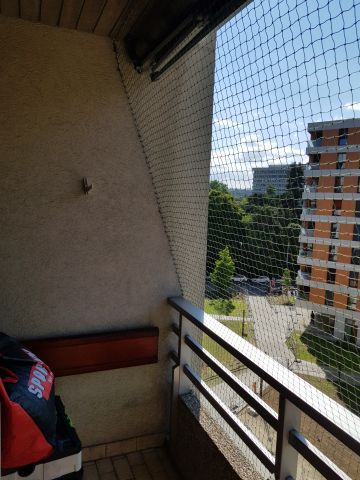 Balcon avec toile solaire