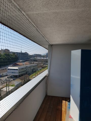 Balcon avec toile solaire