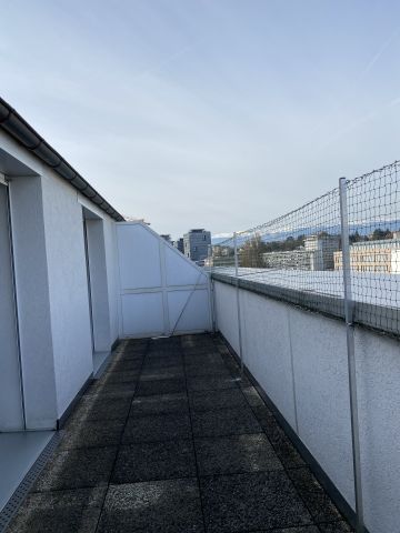 Balcon avec toile solaire
