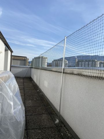 Balcon avec toile solaire