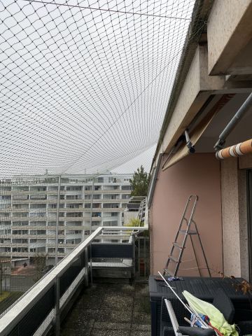Balcon avec toile solaire