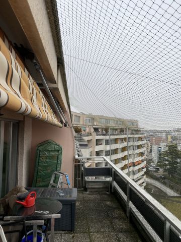 Balcon avec toile solaire