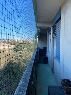 Balcon avec toile solaire