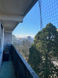 Balcon avec toile solaire