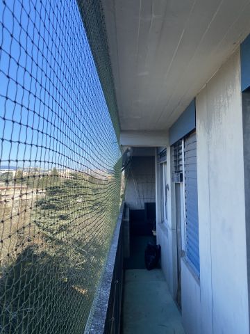Balcon avec toile solaire
