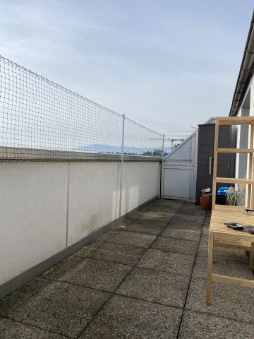 Balcon avec toile solaire