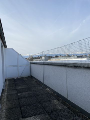 Balcon avec toile solaire