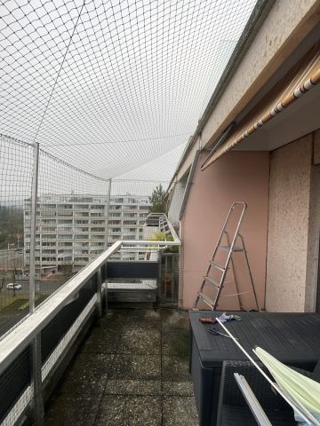 Balcon avec toile solaire