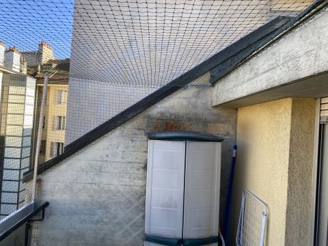 Balcon avec toile solaire