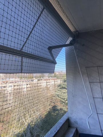 Balcon avec toile solaire