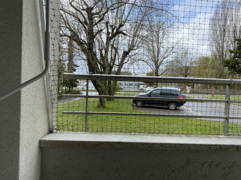 Balcon avec toile solaire