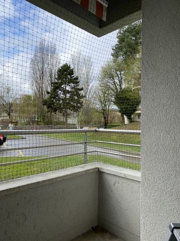 Balcon avec toile solaire