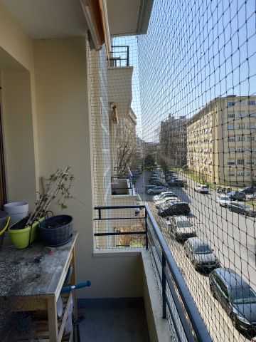 Balcon avec toile solaire