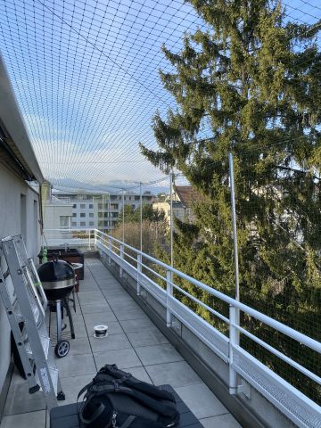 Balcon avec toile solaire