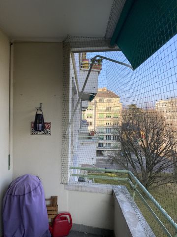 Balcon avec toile solaire