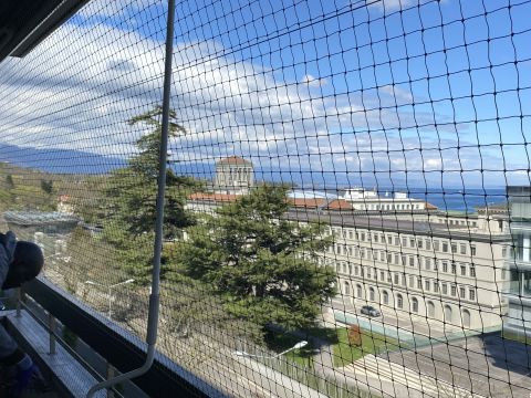 Balcon avec toile solaire