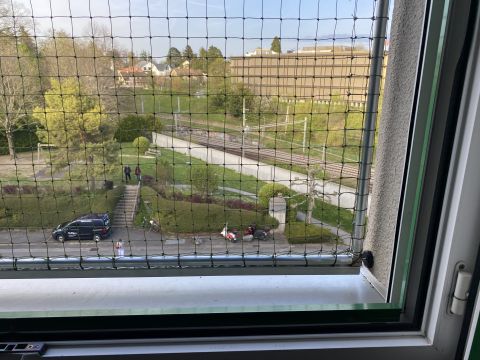Balcon avec toile solaire