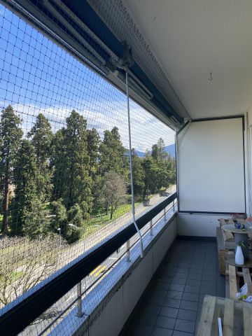 Balcon avec toile solaire